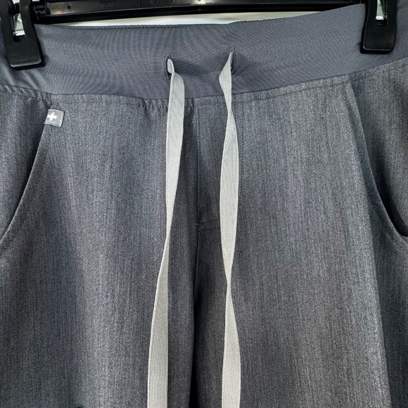 FIGS Graphite Scrub Set | Small Top + Small Tall Jogger Pants - Picture 6 of 12